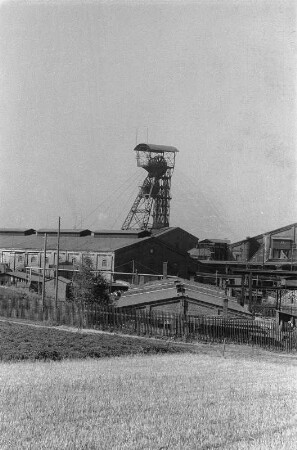 Teutschenthal? Schachtanlage mit Förderturm