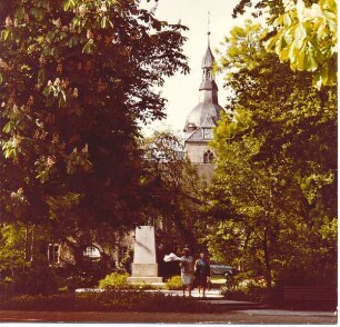 Frühling im Schlossplatz / Blick zur Marktkirche. Detmold. Schlossplatz. Papierabzug