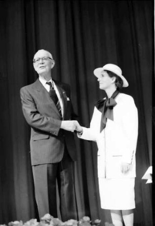 38. Tagung 1988 Physik: Gräfin Sonja Bernadotte als Präsidentin mit Lennart Bernadotte