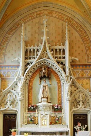 Frankreich. Bretagne. Morbihan. Josselin. Basilique Notre Dame du Roncier. 15 Jahrhundert. Flamboyant. Seitenaltar. Detail