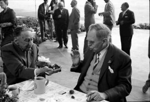 Nobelpreisträgertagung 1960 Mediziner; Maikäferrede: Hans v. Euler-Chelpin, Otto Hahn