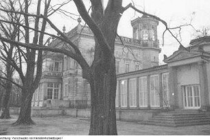 Dresden, Dresdner Klub, Einweihungsveranstaltung, Veranstaltung mit dem Schriftsteller Anton Zischka, Außenansichten des Klubgebäudes, dem Lingnerschloss, März 1957