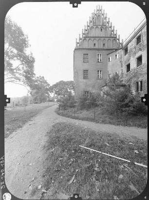 Trebsen/Mulde. Schloß (1509-1527). Seitenansicht (Teilansicht) von Nordost