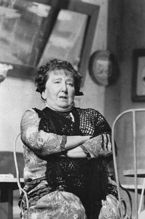 Szenenbilder aus "Zum goldenen Anker" von M. Pagnol, mit U.Thein als Marius u. a., Kammerspiele (Deutsches Theater), Berlin, 12.10.1956