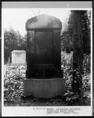 Grabstein des Adolf Blün (gestorben 1917)