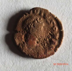 Römische Münze, Nominal Halbcentenionalis, Prägeherr Arcadius, Prägeort Aquileia, Original