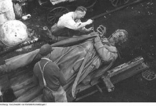 Dresden, Georgplatz, Theodor-Körner-Denkmal, Wiederaufstellung, 18. Oktober 1952