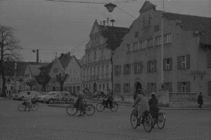 Kelheim: Marktplatz [mit Rathaus]