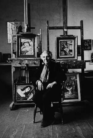 Der Maler Hans Jüchser in seinem Atelier