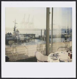 Blick vom Restaurant Tafelhaus auf den Hamburger Hafen