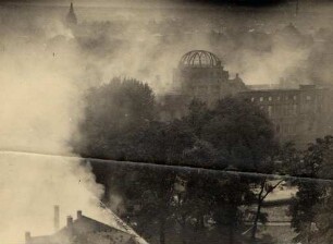 Zerstörungen Zweiter Weltkrieg. Friedrichsplatz mit Landesbibliothek