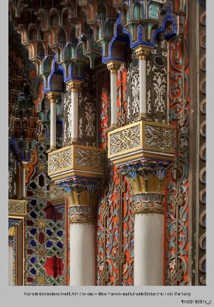Polychrome Kelchblockkapitelle