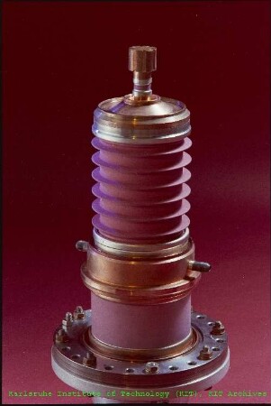 Bauteil des Gyrotron-Teststands am Institut für Technische Physik (ITP)