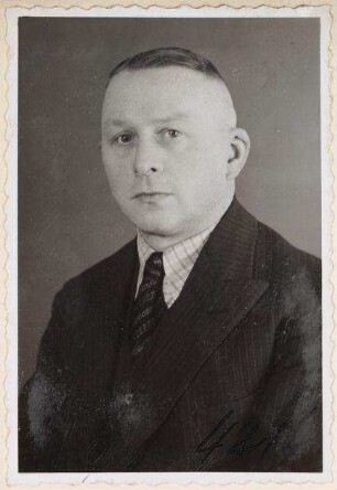 Friedrich Thiemann, Bürobeamter, Lohnabteilung