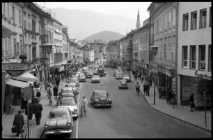 Villach: von der Terrasse an der St. Jakobskirche auf Hauptstraße