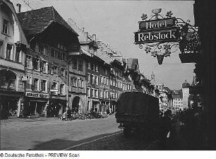 Eltville. Straßenansicht mit Hotel "Rebstock"