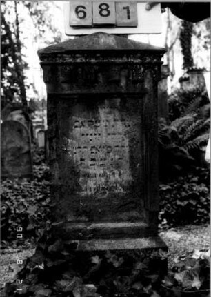Grabstein 681