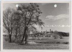 Markt, Blick aufs Dorf und die Burg