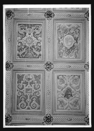Raumaufnahme Gewehrgalerie. Deckengestaltung