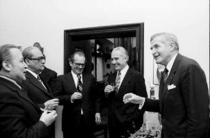 Freiburg: Regierungspräsidium; Landeshauptmann Vorarlberg Dr. Kessler mit Delegation bei Regierungspräsident Person