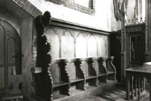 Pastin-Gägelow. Dorfkirche Gägelow. Chorgestühl. um 1300. Eichenholz