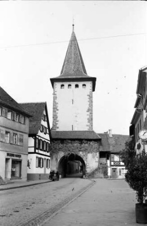 Gengenbach: Straße mit dem Oberen Tor