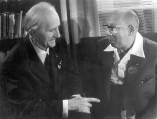 Prof. Dr. Alexander L. Dymschiz (UdSSR) : Alexander Lwowitsch Dymschiz (1910-1975; Literaturwissenschaftler, Schriftsteller, Hochschullehrer) und Alfred Kurella (1895-1975; Schriftsteller)