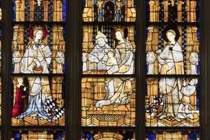 Westfenster mit Darstellung des Himmlischen Jerusalems — Darstellungen von Heiligen in Baldarchinarchitekturn
