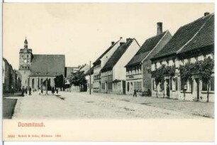 Dommitzsch. Straße mit Kirche