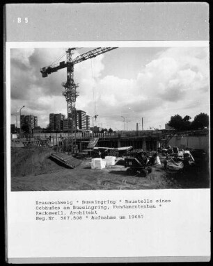 Baustelle eines Gebäudes am Büssingring, Fundamentenbau