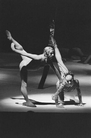 Szene aus "Der Feuervogel" von Igor Strawinsky : Szenenbilder aus "Der Feuervogel", Ballett von Igor Strawinsky mit Libretto von Michel Fokine (Michail Fokin). Deutsche Staatsoper Berlin, DDR-Erstaufführung 18.10.1970