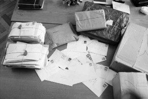 Lagerung von mangelhaft adressierter Weihnachtspost im Postamt 2 in Karlsruhe