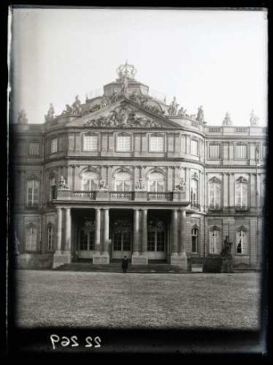 Residenzschloß; Mittelpartie