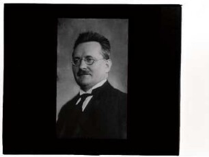 [Retrato fotográfico de Paul Löbe]