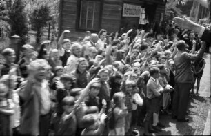 Herbolzheim: Herbolzheimer Schulkinder singen, nahe