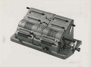 Doppelrechenmaschine "13 R" der Brunsviga-Maschinenwerke Grimme, Natalis und Co.