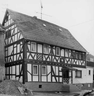Löhnberg, Kirchstraße 8