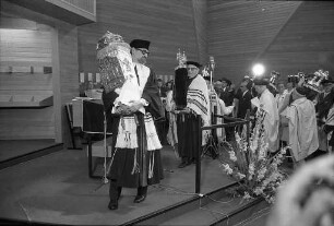 Einweihung der neuen Synagoge mit Gemeindezentrum der jüdischen Gemeinde Karlsruhe in der Knielinger Allee