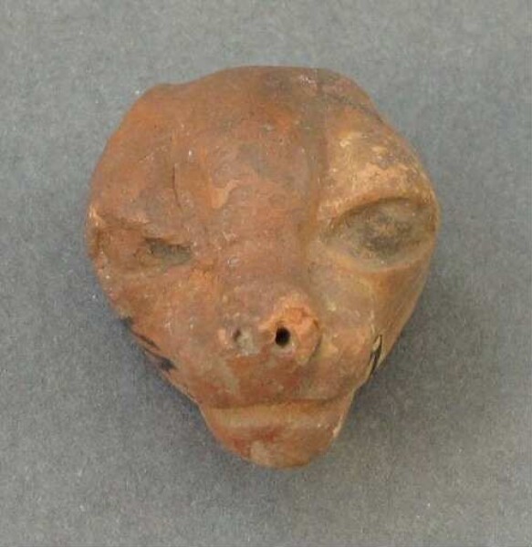 Clay vessel (animal head, fragment)