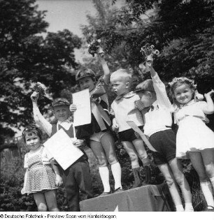 Tag des Kindes Kindergarten Rosa Menzer Friedensfahrt?