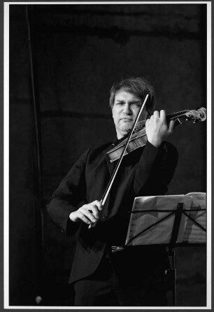 Nils Mönkemeyer bei der Aufführung der Violasonate von Schostakowitsch, Internationale Schostakowitsch-Tage 2018