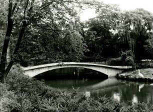 Zoo Hannover, Teichanlage und Fußgängerbrücke, 1966