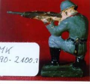 Knieende Infanteristen, Gewehr im Anschlag