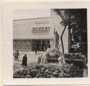 Paris, Weltausstellung, Ungarischer Pavillon, Eingang