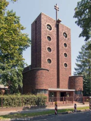 Katholische Pfarrkiche St. Martinius & Gemeindehaus; Berlin, Marzahn-Hellersdorf