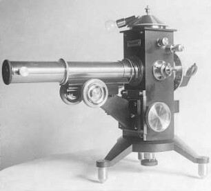 Großes Saitengalvanometer von Edelmann : Technikgeschichte | Physik | Elektrizität | Elektrische Meßinstrumente