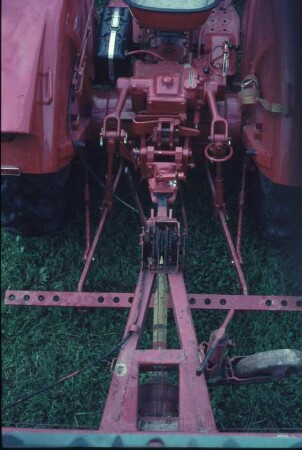 Fotografie: Traktor, Antriebs- und Anbausystem, Gelenkwelle, Bremssystem