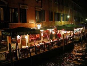 Venedig 2005 - Restaurant am Abend : Aufgenommen im Februar 2005 in Venedig