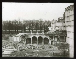 Ruine des abgebrannten alten Hoftheaters (mit Bauteilen des Lusthauses)