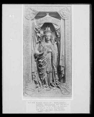 Grabplatte der Kaiserin Eleonore, Gattin Kaiser Friedrich III., verstorben 1467